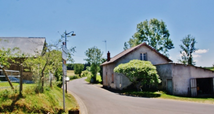 Le Village - Saint-Hilaire-les-Monges