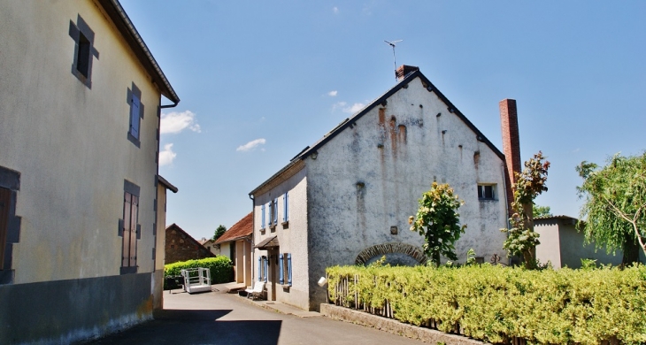 Le Village - Saint-Hilaire-les-Monges