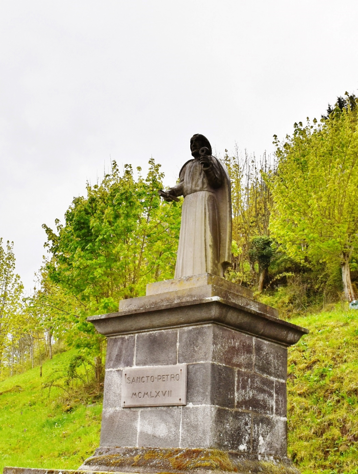 Statue ( Saint-Pierre ) - Saint-Pierre-Roche