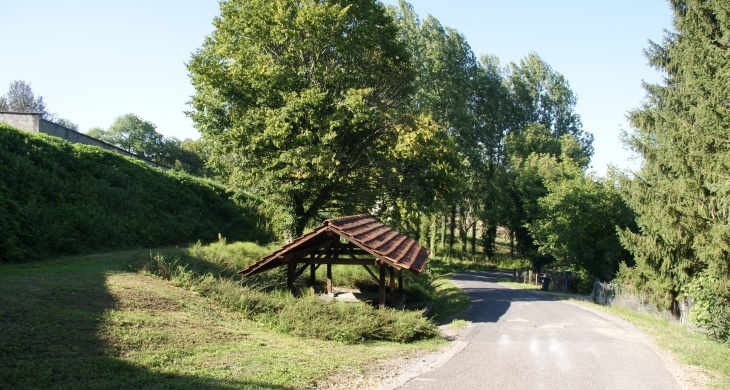 Ancien Lavoir - Saint-Priest-Bramefant