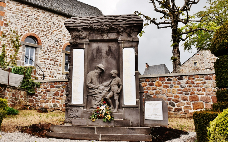 Monument-aux-Morts - Saint-Sauves-d'Auvergne
