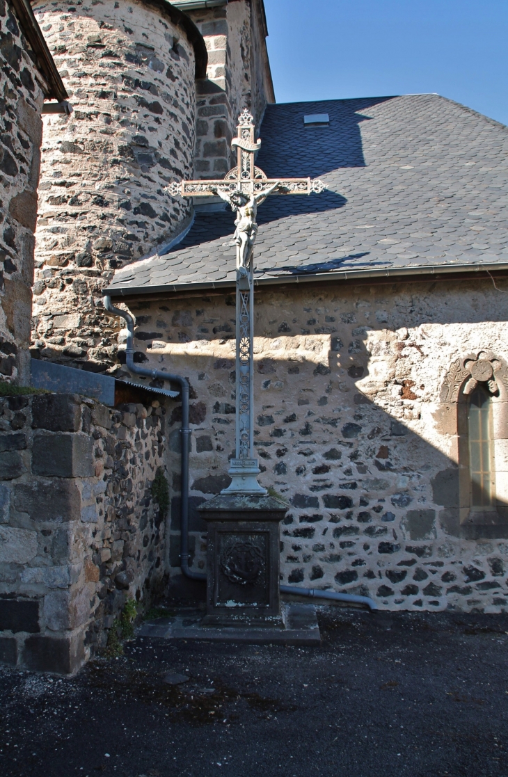  !église Sainte-Radegonde et le Calvaire - Saurier