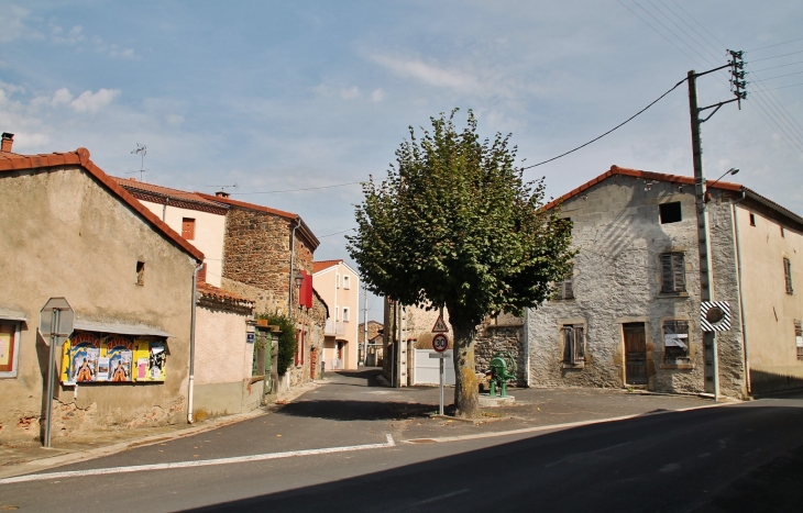  - Varennes-sur-Usson