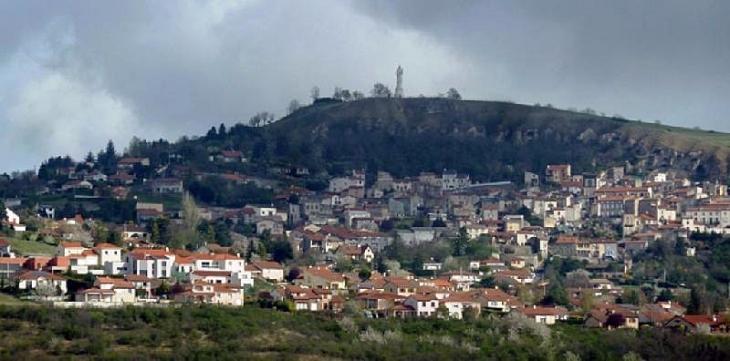 Le village vu de loin - Veyre-Monton