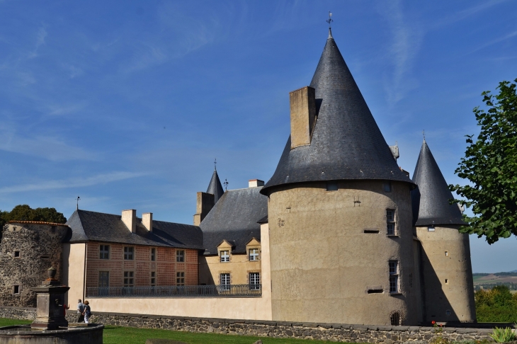 Le Château et la Fontaine - Villeneuve