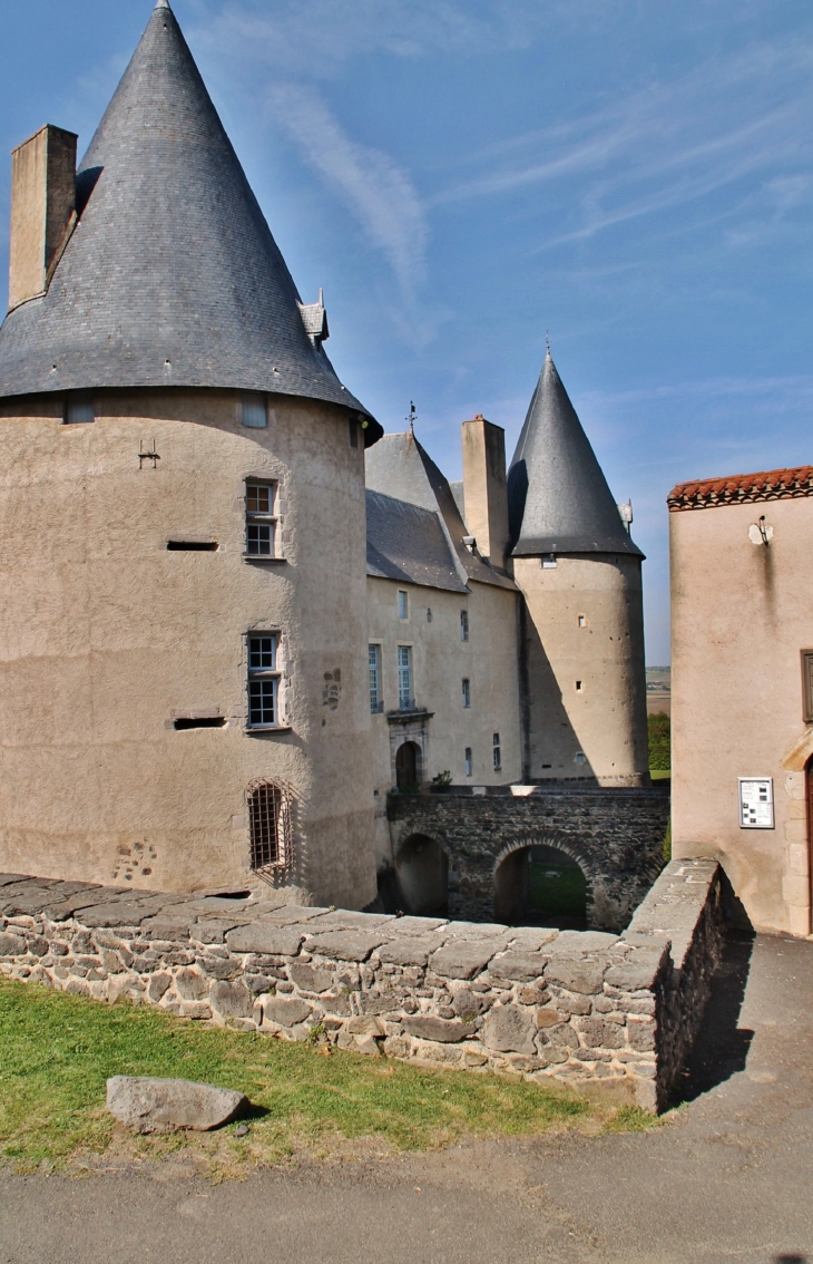 Le Château - Villeneuve