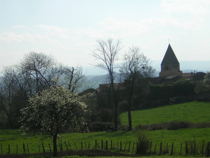 Yronde, Eglise St Martin du XIIème siècle - Yronde-et-Buron