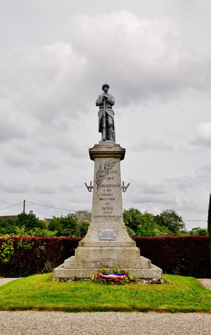 Monument-aux-Morts - Bricqueville
