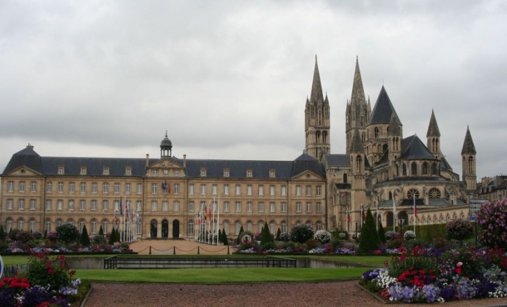 Caen - Hôtel de ville - Abbaye aux hommes