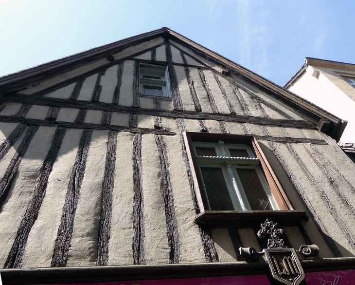 Maison médiévale rue aux Fromages - Caen