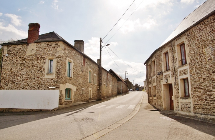 Le Village - Landes-sur-Ajon