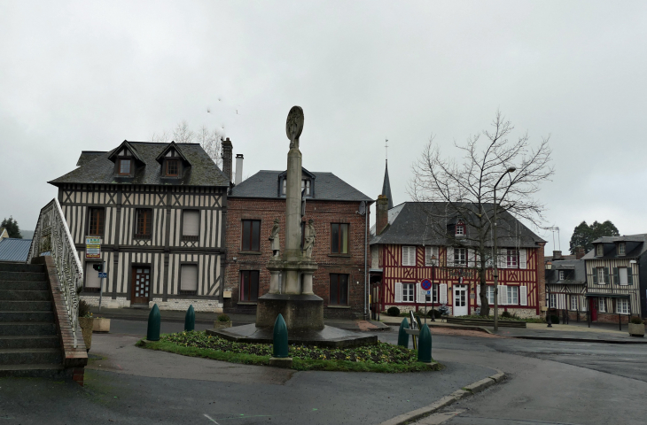Dans le centre du village - Le Breuil-en-Auge