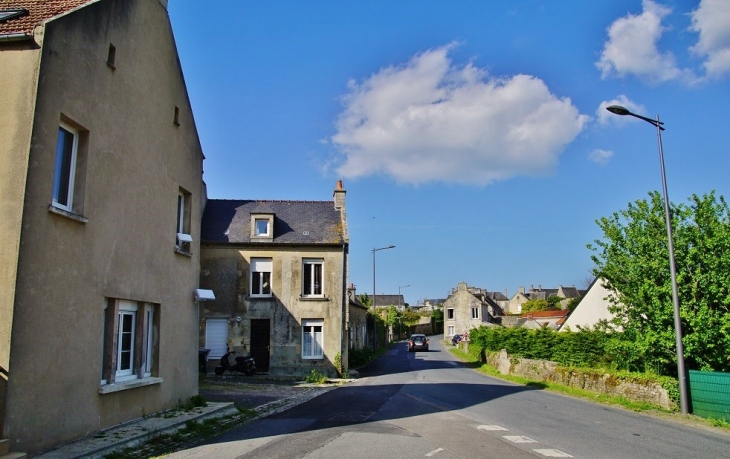 Le Village - Longues-sur-Mer