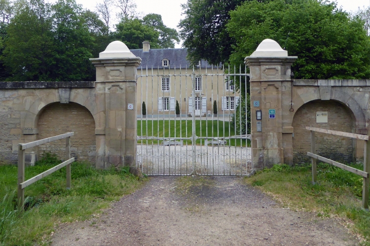 Château - Périers-sur-le-Dan