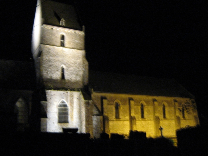 église de nuit - Tournebu