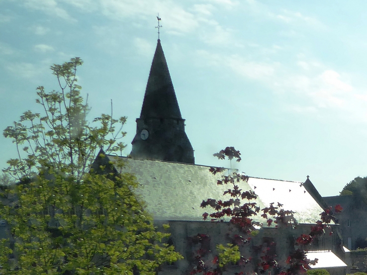 Vue sur l'église - Benoîtville