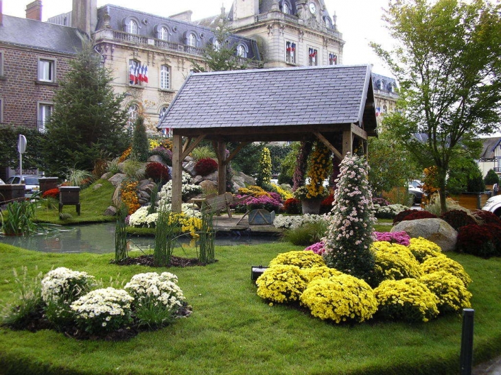 Place du Parvis de Notre Dame - Coutances
