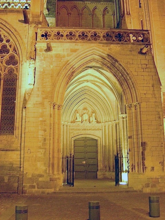 Porche de la cathédrale - Coutances