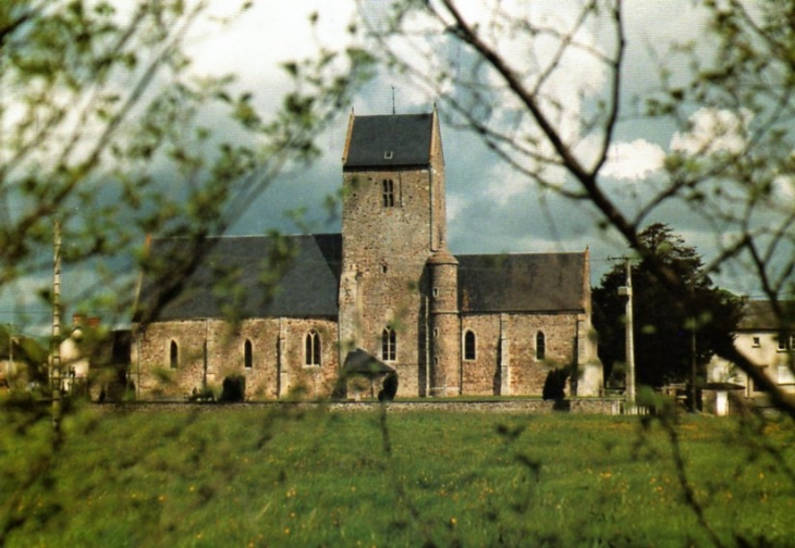 L'église à coté des marais - Le Hommet-d'Arthenay