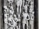 La Basilique - Bas-relief du Chartrier la partie centrale, vers 1905 (carte postale ancienne).