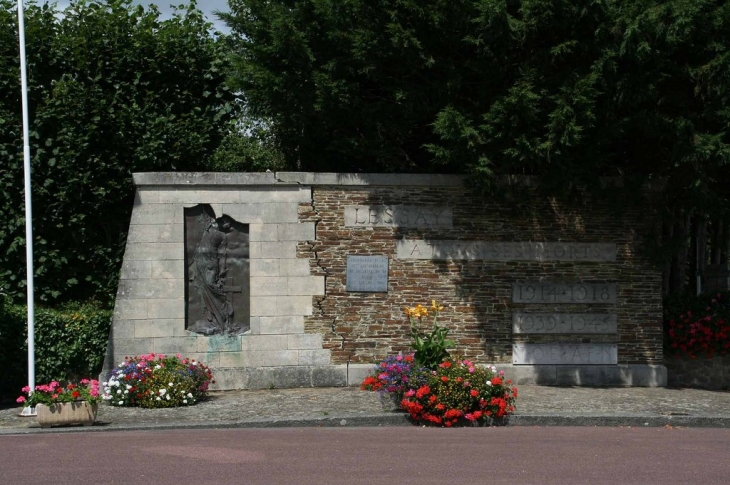 Le monument aux morts - Lessay