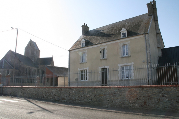 Eglise et école communale - Prétot-Sainte-Suzanne