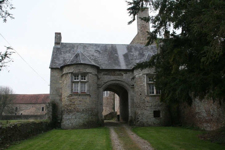 Entrée du chateau de Prétot - Prétot-Sainte-Suzanne