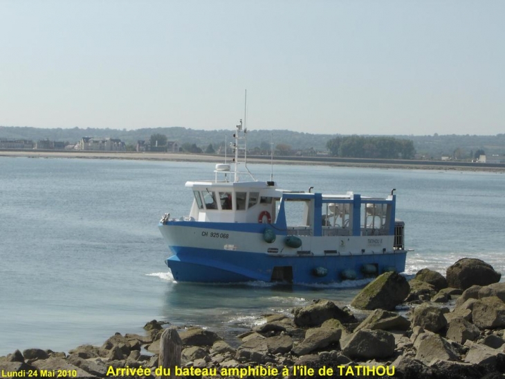 Arrivée du bateau amphibie à l'île de TATIHOU - Saint-Vaast-la-Hougue