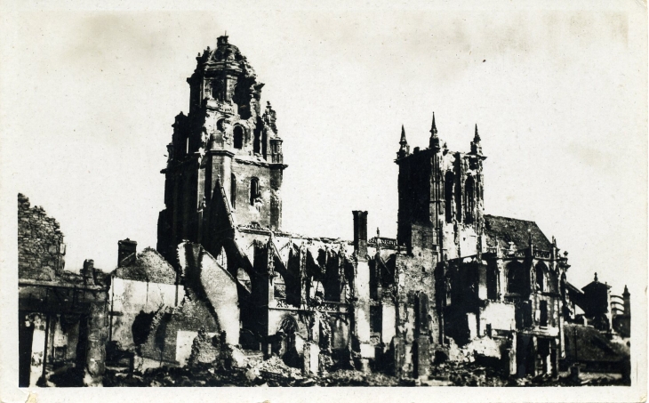 Eglise Saint Germain après les bombardements (guerre 39-45) - Argentan