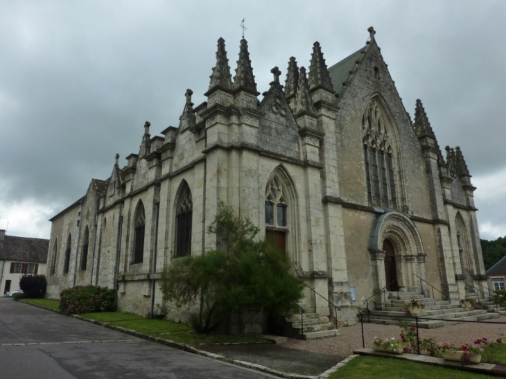L'église St Barthélémy  XV ème - Le Pin-la-Garenne