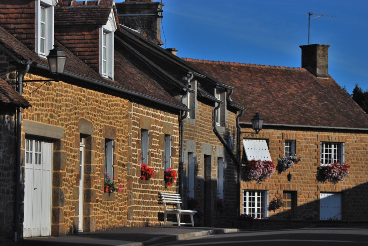 Maisons du village - Magny-le-Désert