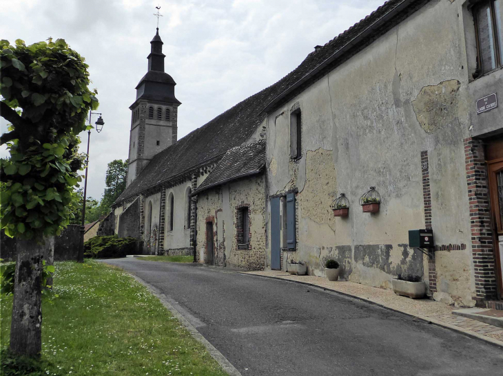 Vers l'église - Marchainville
