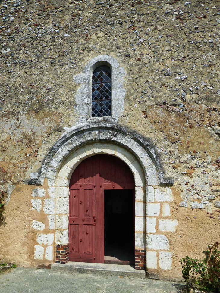 Le portail roman de l'église - Monceaux-au-Perche