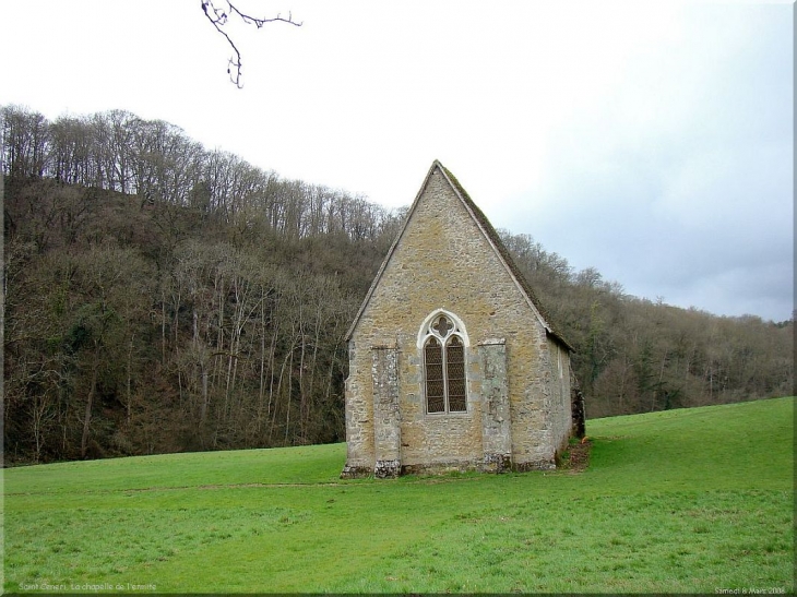 La petite chapelle de l'ermite - Saint-Céneri-le-Gérei