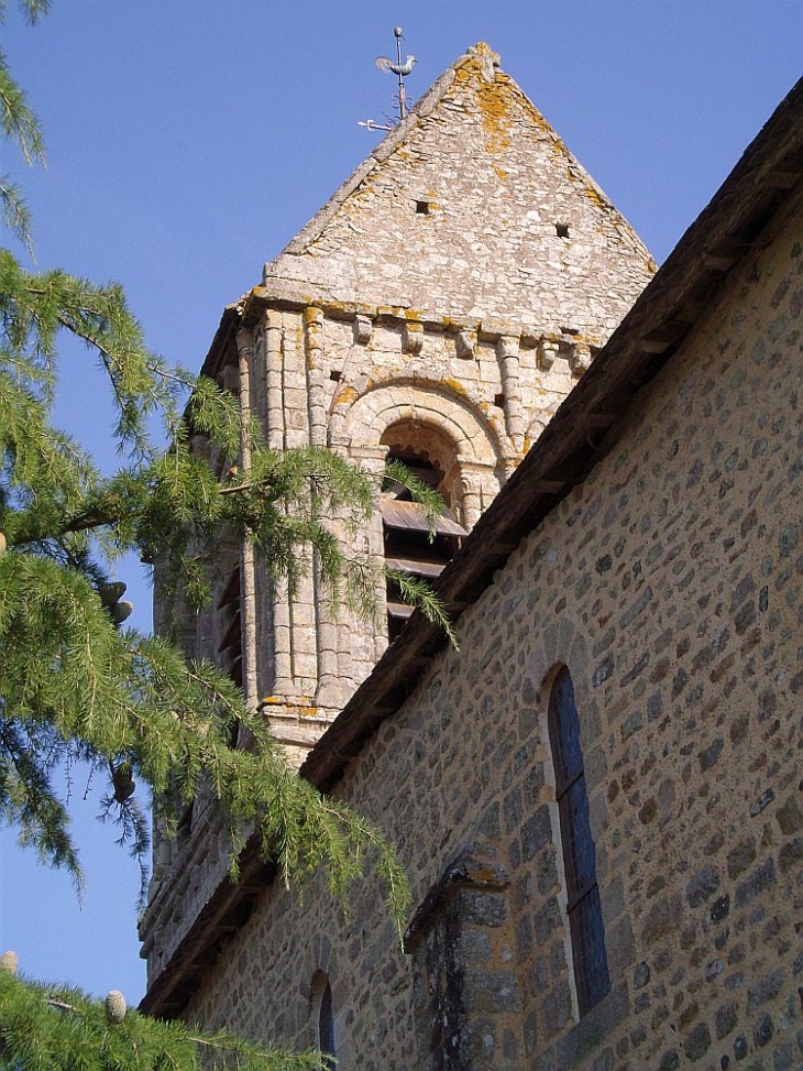 Le clocher de l' église de Saint Céneri - Saint-Céneri-le-Gérei