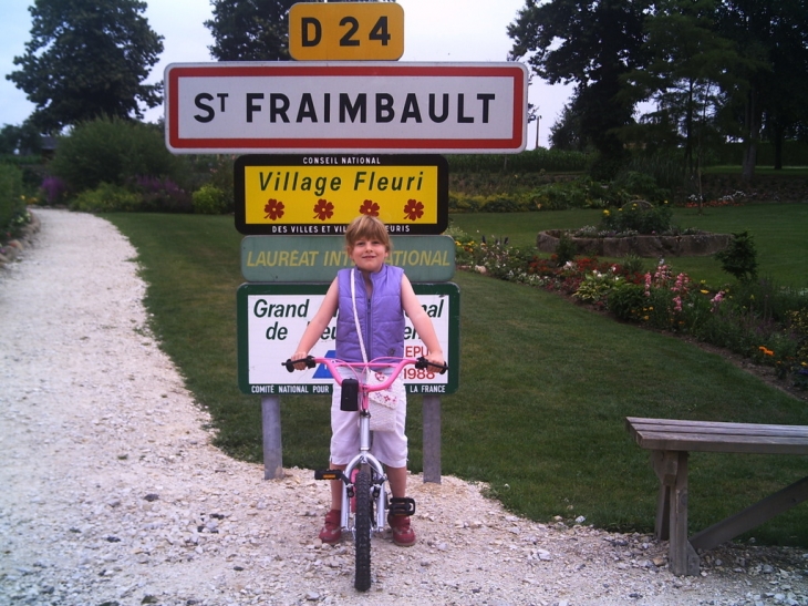Entrée du village - Saint-Fraimbault