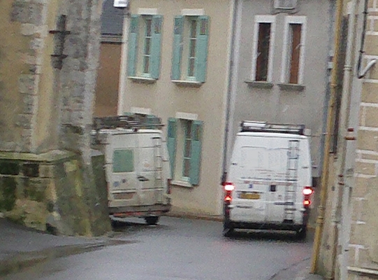 Rue de l' Eglise à double sens - Saint-Germain-de-la-Coudre