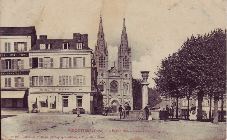 L'église Notre-Dame et la Fontaine (carte postale ancienne). - Vimoutiers