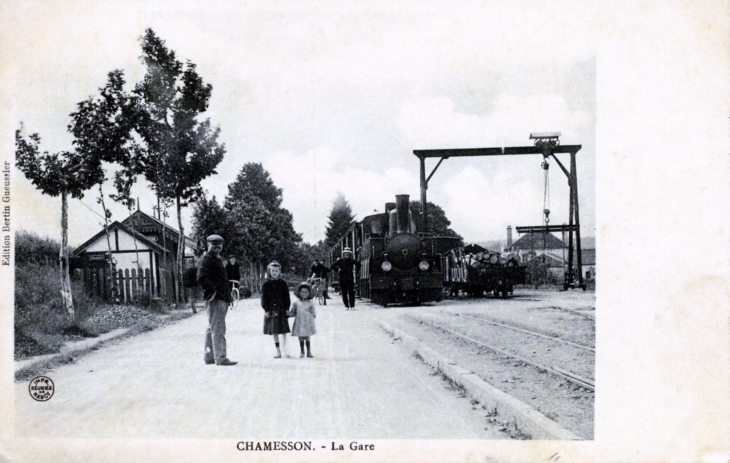 La Gare , vers 1910 (carte postale ancienne). - Chamesson