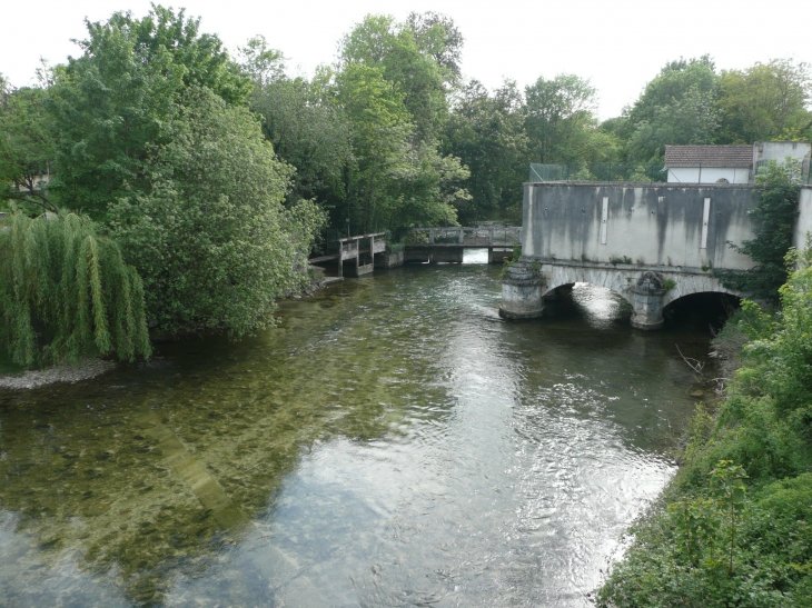 La Seine vue depuis le pont Anue de la gare - Châtillon-sur-Seine