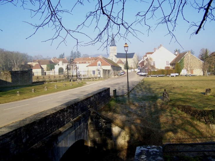 Le village - Commarin