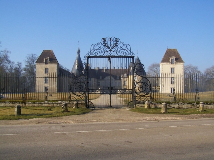 Le château - Commarin