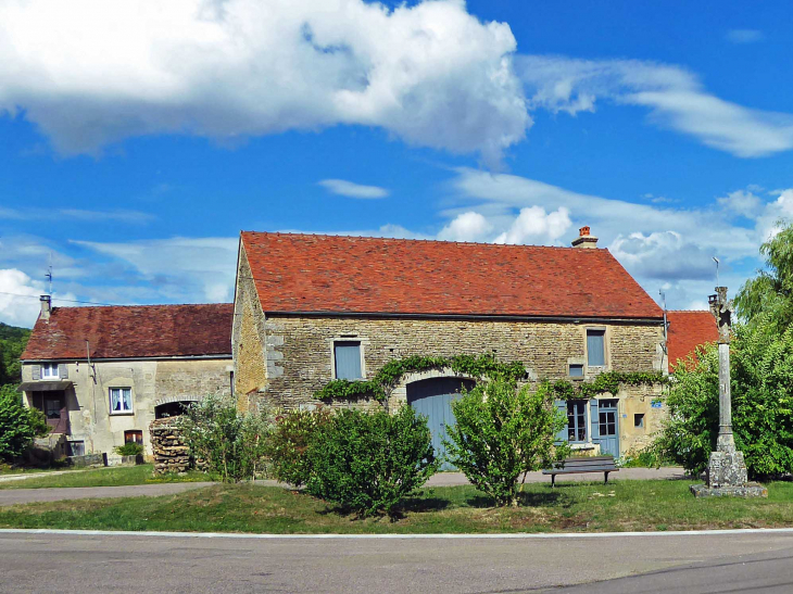 Le hameau de Menetreux - Corsaint