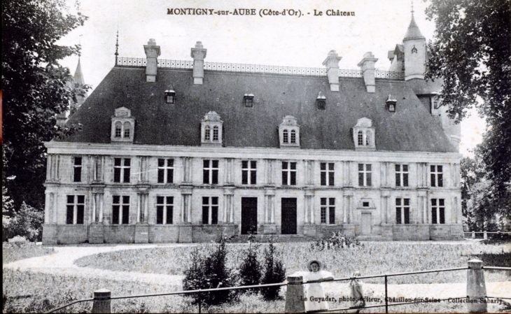 Le Château, vers 1910 (carte postale ancienne). - Montigny-sur-Aube