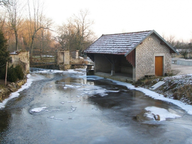 Le lavoir et glace sur la Venelle - Orville