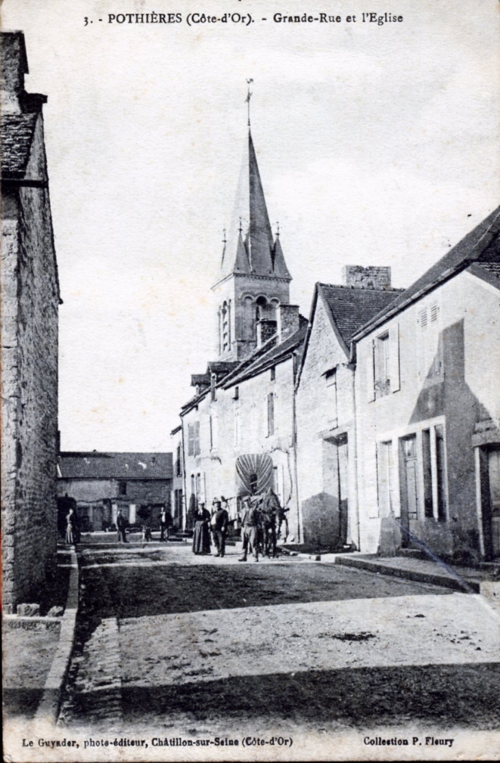 Grande Rue et l'Eglise , vers 1912 (carte postale ancienne). - Pothières