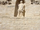 Photo suivante de Saint-Aubin Saint-Aubin (21190) statue de Saint Aubin sur le mur de l'église