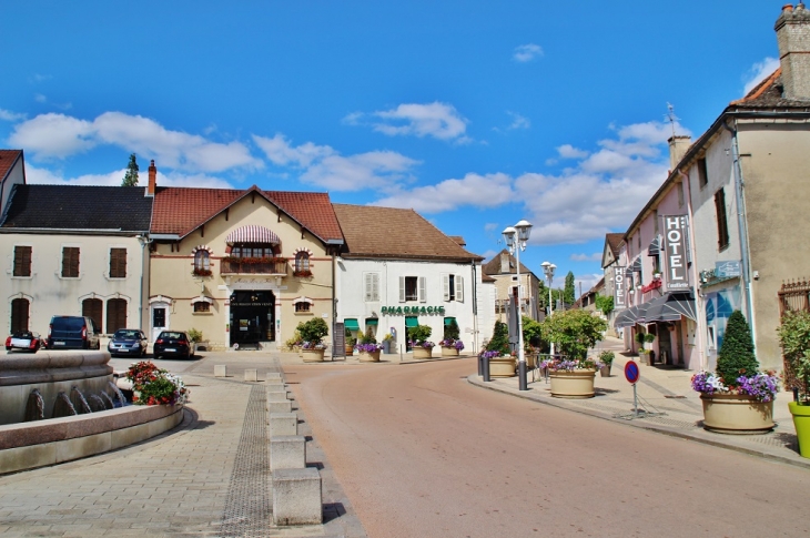 Le Village - Santenay