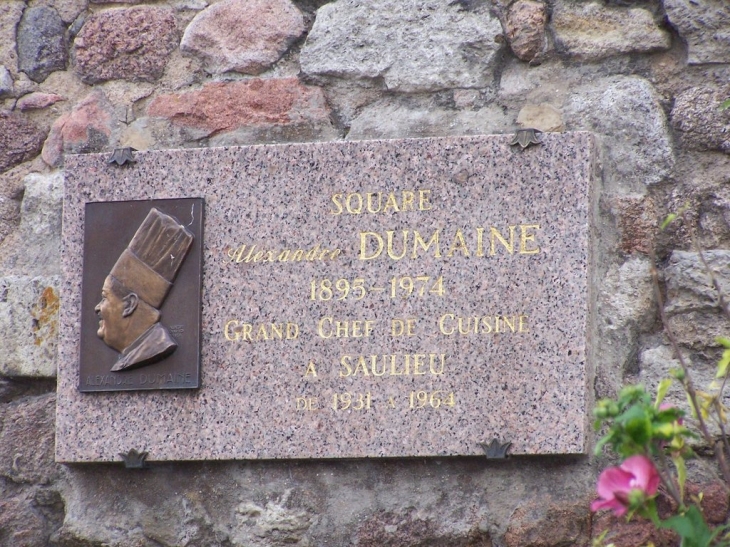 Stèle Alexandre Dumaine - Saulieu