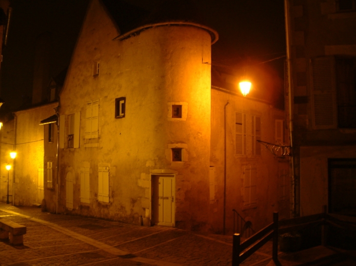 Clamecy - vieille ville la nuit
